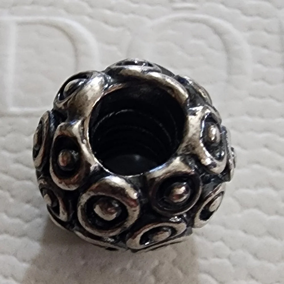 Pandora Celebration Charm - Picture 6 of 8